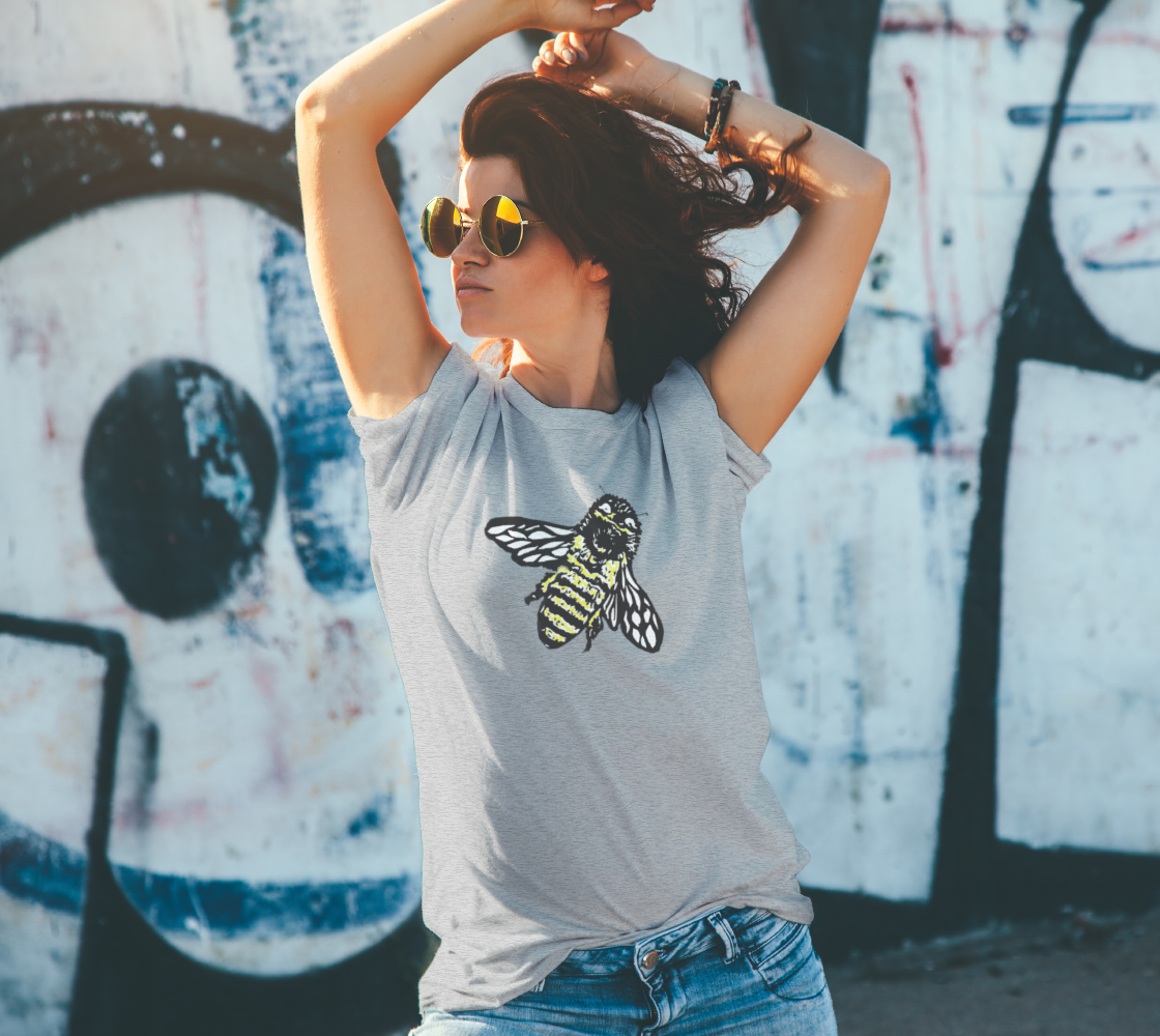 Sapphorica Creations Unisex Bee Tee - Sapphorica Creations